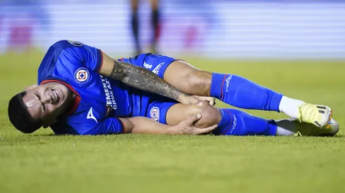 Ciudad de México a 10 de febrero de 2024. Gabriel Fernández "Toro" resultó lesionado, durante el partido correspondiente a la jornada 6 del torneo Clausura 2024 de la Liga BBVA MX, entre la Máquina Celeste del Cruz Azul y el Atlético de San Luis, realizado en el estadio Ciudad de los Deportes. Foto: Imago7/ Rafael Vadillo