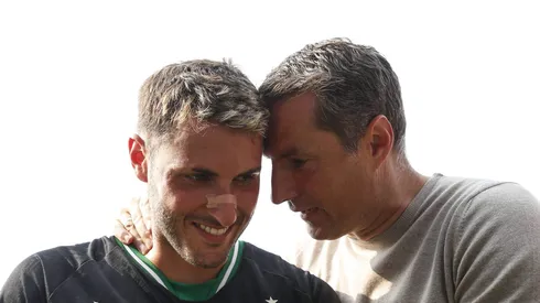 El delantero mexicano sigue estando en el ojo del huracán del mercado de pases de verano en el viejo continente.