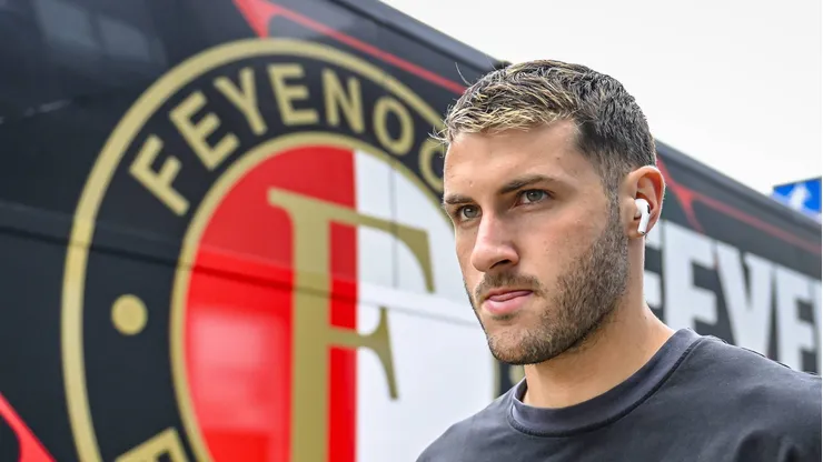 El delantero mexicano se despachó este fin de semana con un doblete en la goleada del cuadro de Rotterdam ante el Zwolle.