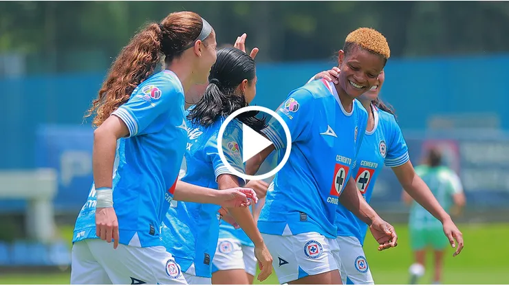 Vivian Ikechukwu se estrenó como goleadora de Cruz Azul.