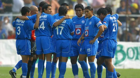 Canterano de Cruz Azul le tiró un diente a Salvador Cabañas con un codazo