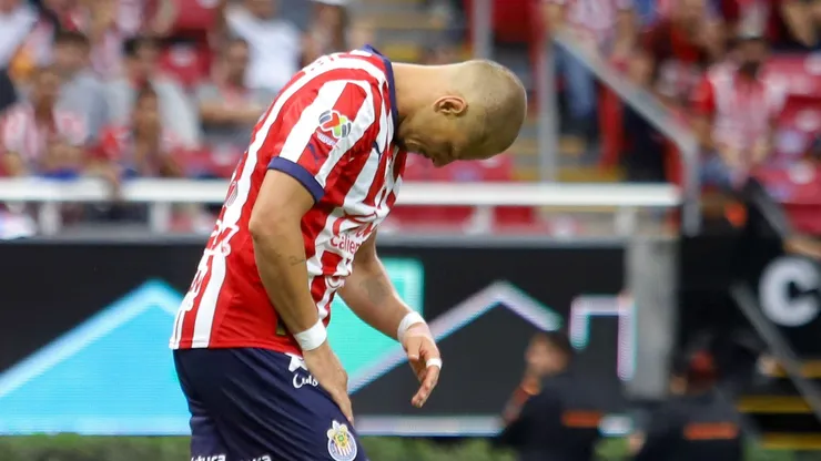El ex jugador de los cementeros se despachó con todo contra el delantero del Rebaño Sagrado y su rendimiento sobre el campo.