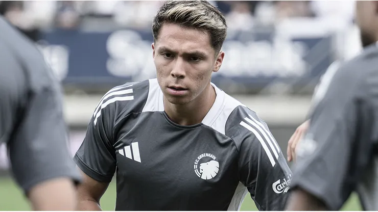 Rodrigo Huescas causó baja del Copenhague por lesión.