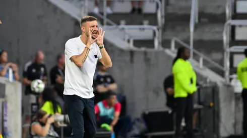 El entrenador pasó por los micrófonos de prensa después de que su equipo cayera ante el Mazatlán en la tanda de penales.