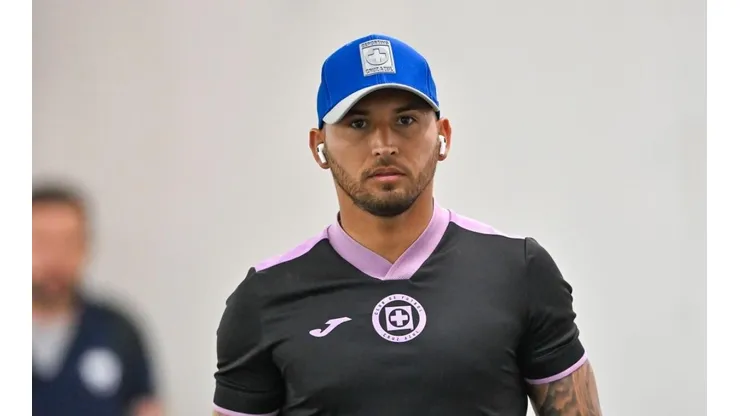 Juan Escobar en un partido con Cruz Azul