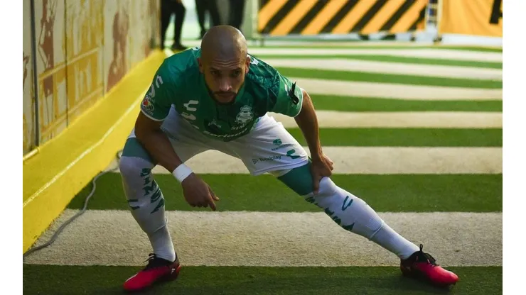 Matheus Dória en un partido con el Santos