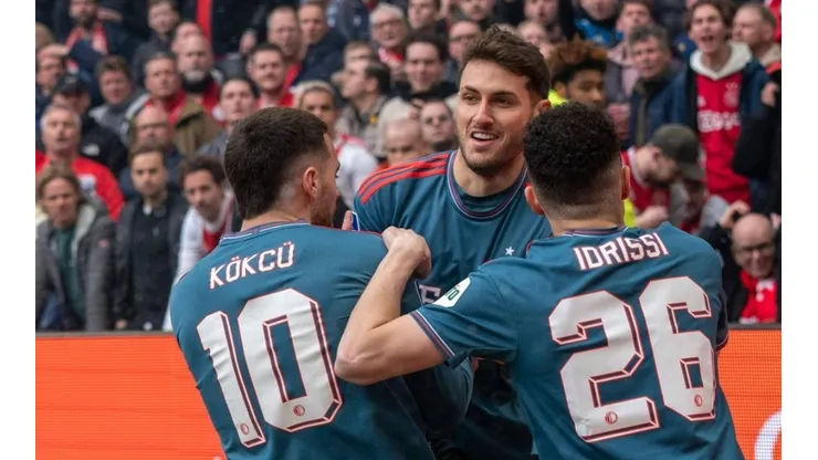 Santiago Giménez en el duelo de este fin de semana