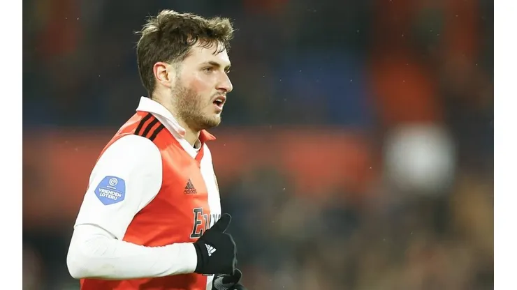 Giménez en un partido con el Feyenoord