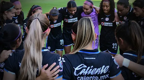 Problemas en el vestidor de Cruz Azul femenil habrían llevado al despido del DT.