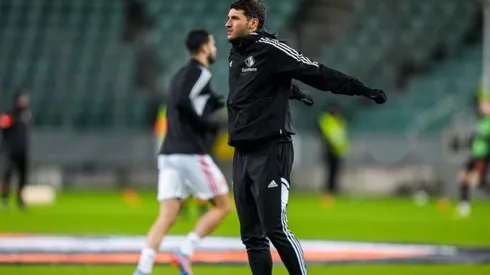 Santiago Giménez en un partido con el Feyenoord