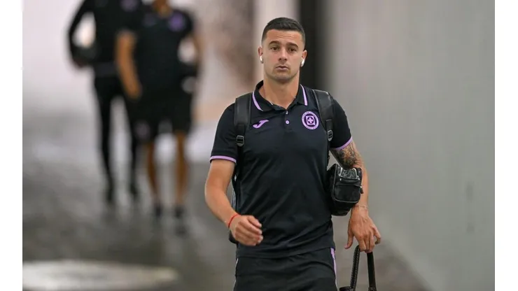 Ramiro Carrera en un partido con Cruz Azul