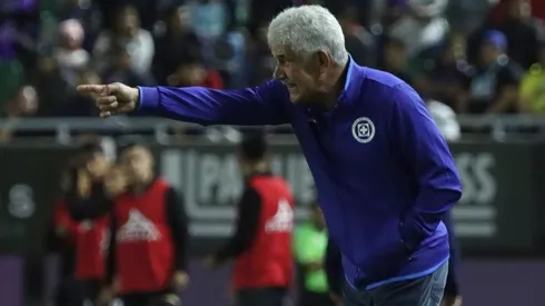El "Tuca" Ferretti en un partido con Cruz Azul