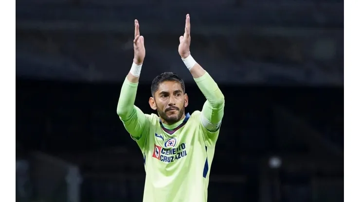 Jesús Corona en un partido con Cruz Azul