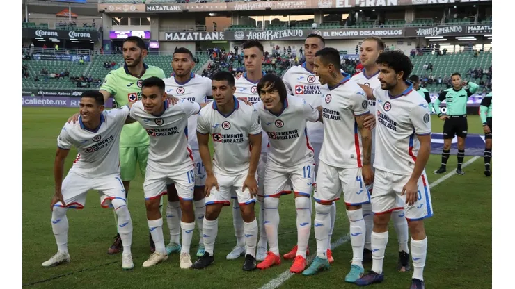 Alineación de Cruz Azul. Una vez más, inédita.