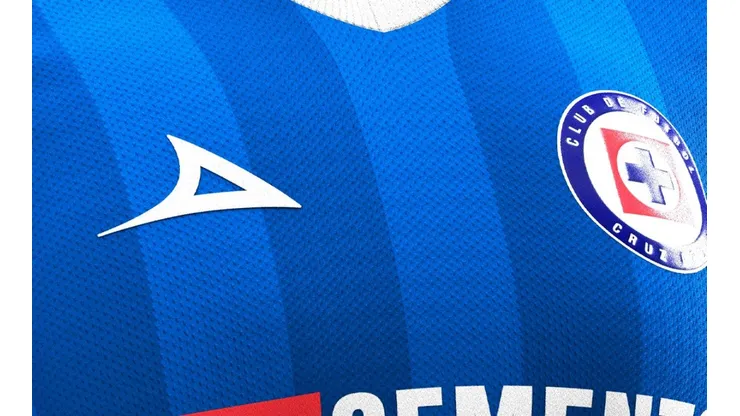 El fantasy del uniforme de Cruz Azul con Pirma que causó furor en redes sociales.