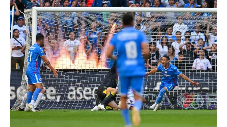 Cruz Azul se enfrenta esta tarde ante FC Juárez en el Estadio Azteca