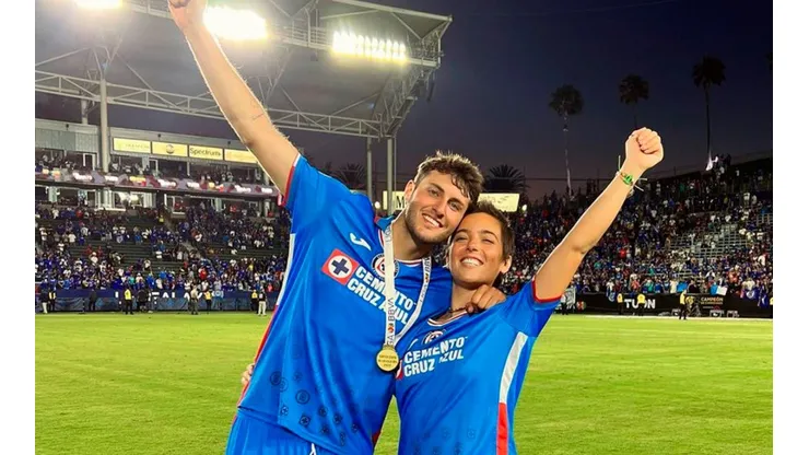 Santi Giménez lleva más de dos años de noviazgo con Fer Serrano.