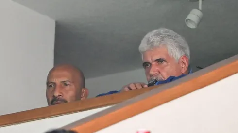 El entrenador estuvo en el palco durante todo el primer tiempo