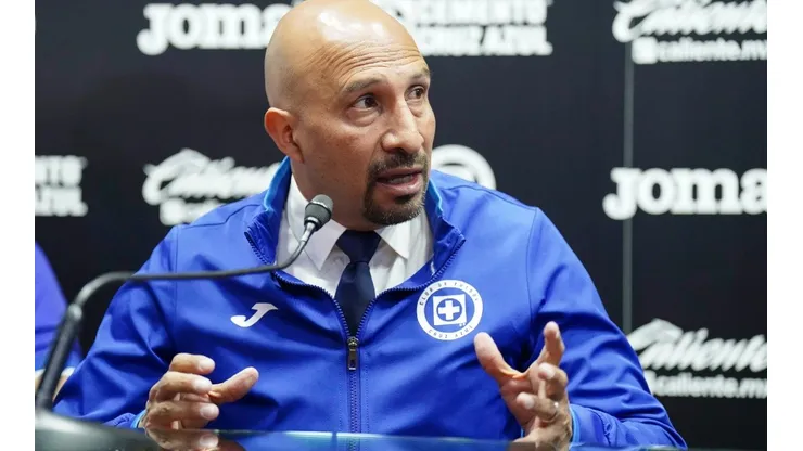 Óscar Pérez estuvo presente en las negociaciones que la directiva cementera sostuvo con el Tuca.