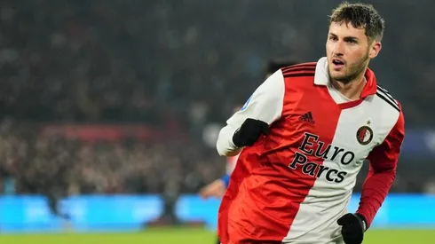 Giménez en un partido con el Feyenoord