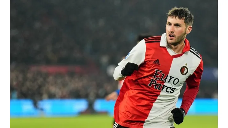 Giménez en un partido con el Feyenoord