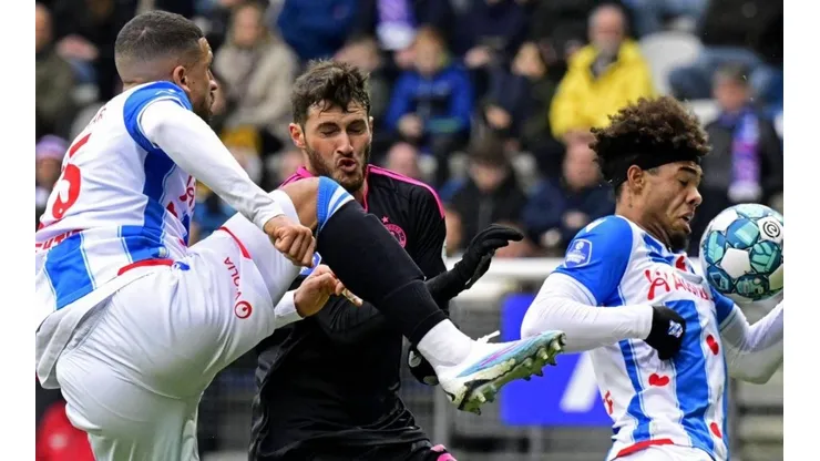 Giménez en el partido contra el Heerenveen.