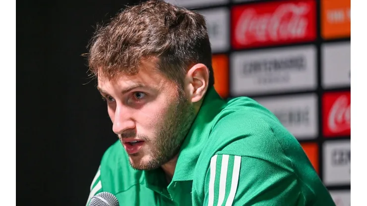 Santiago Giménez registra 10 anotaciones en la presente temporada con el Feyenoord.