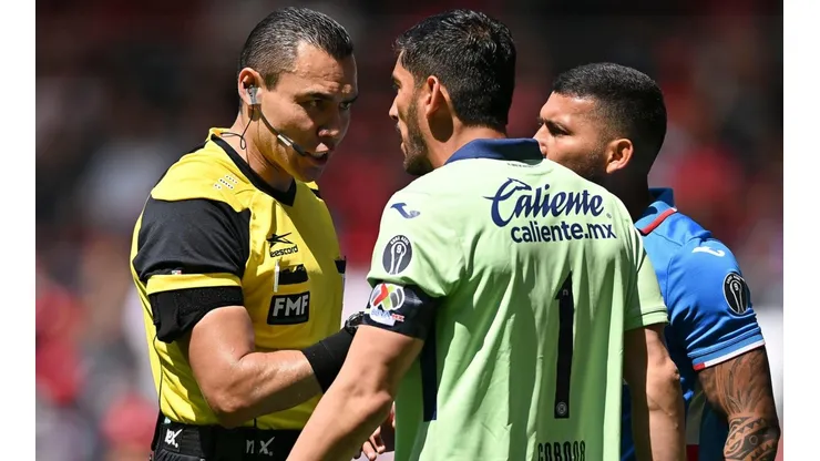 Jesús Corona fue expulsado en el partido de Cruz Azul ante Toluca.