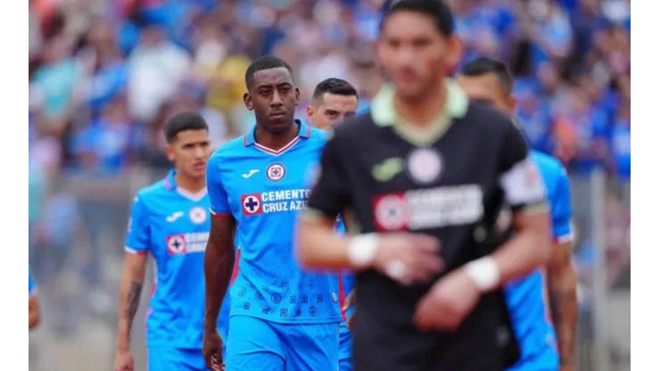 Cruz Azul busca ensanchar su relación con dos futbolistas; ambos son pieza clave.