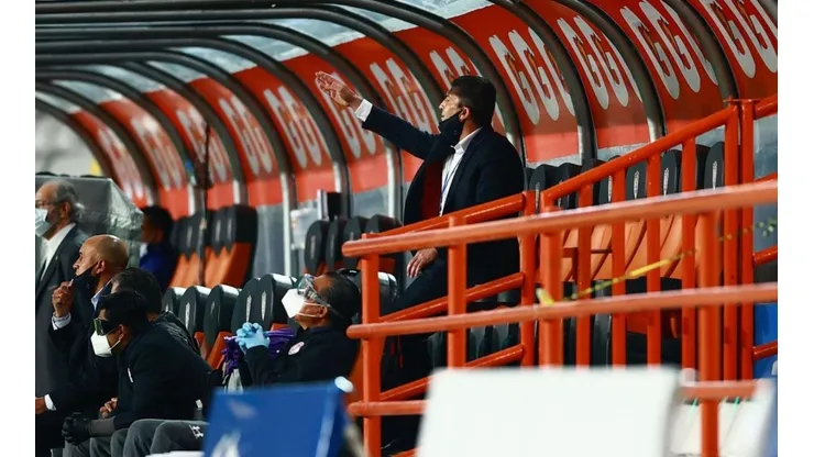 José Manuel De la Torre dirigiendo un partido