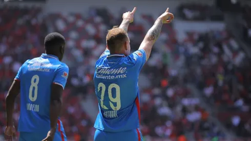 La directiva de Cruz Azul apunta hacia dos personajes de altísima calidad.