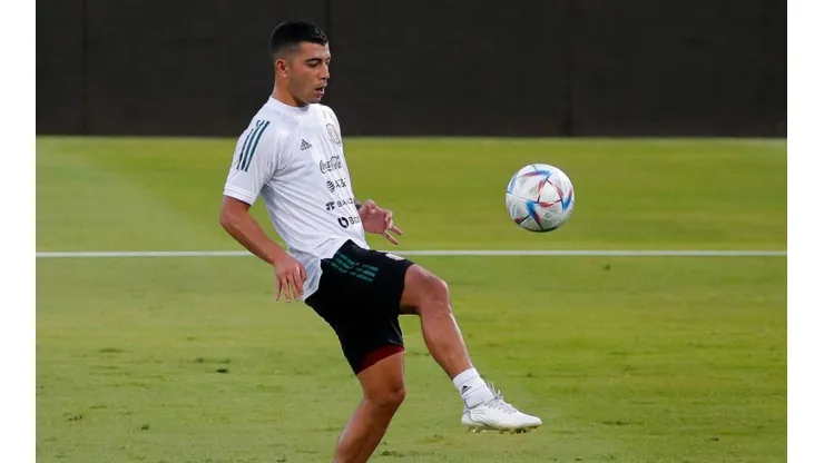 Lira en un entrenamiento con México
