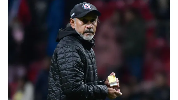 Raúl Gutiérrez sigue siendo el DT de Cruz Azul.