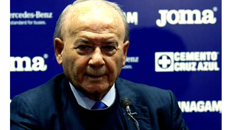 Billy Álvarez le rescindió el contrato a todos los jugadores de Cruz Azul en el 2003.