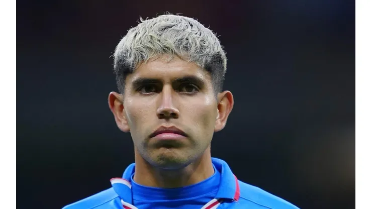 Carlos Vargas en un partido con Cruz Azul