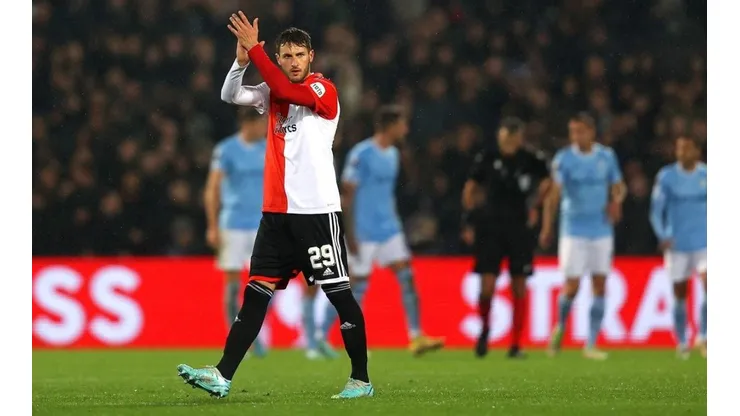 Giménez en un partido con el Feyenoord