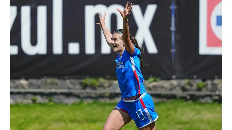 Cori Sullivan debutó con Cruz Azul y se estrenó como goleadora ante Pumas.