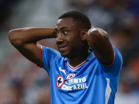 “De los tres delanteros que tiene Cruz Azul, no haces uno”