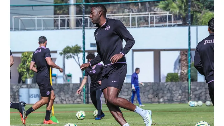 Gonzalo Carneiro en un entrenamiento del club