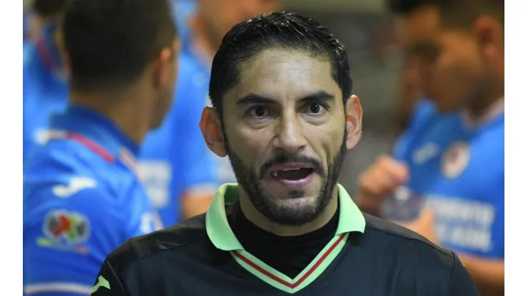 'Chuy' Corona en un partido del Clausura 2023