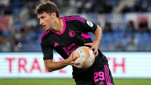 Santiago Giménez sigue buscando hacerse con un lugar en la titularidad