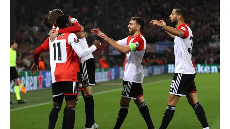 Santiago Giménez en un partido con el Feyenoord