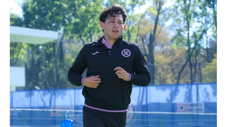 Alexis Gutiérrez en un partido de Cruz Azul