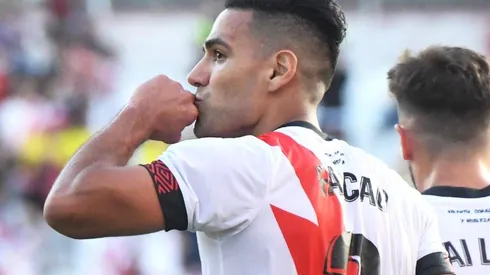 El salario actual de Radamel Falcao en el Rayo Vallecano es de 1.3 millones de dólares.