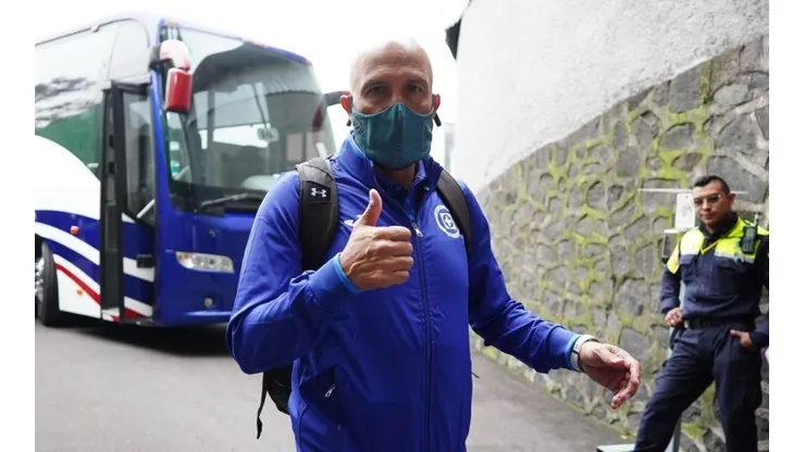 Óscar Pérez en el Estadio Azteca