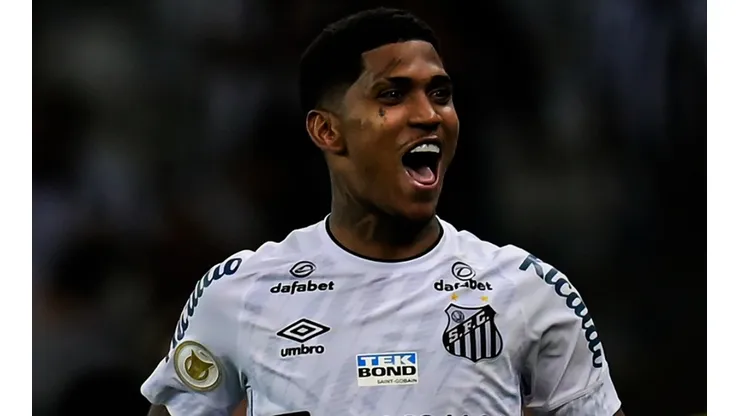Raniel podría convertirse en refuerzo de Cruz Azul, según reportan desde Brasil.
