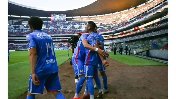 Cruz Azul celebrando el segundo tanto