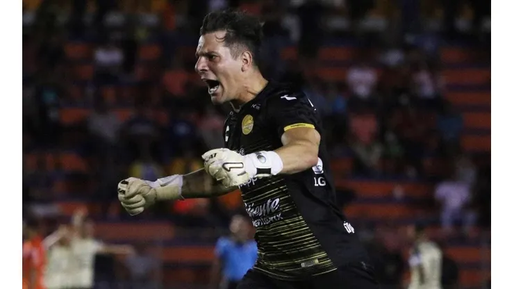Gaspar Servio en un partido con Dorados de Sinaloa