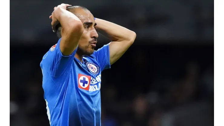El mercado de pases se mueve intempestivamente en Cruz Azul.