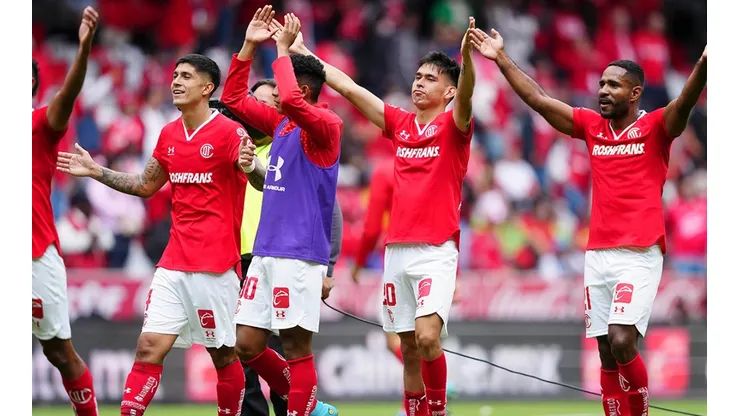 Cruz Azul busca un lateral a préstamo en Toluca.